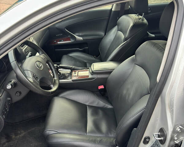 Серый Лексус ИС, объемом двигателя 2.23 л и пробегом 223 тыс. км за 9999 $, фото 16 на Automoto.ua