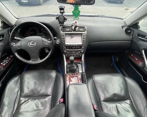 Серый Лексус ИС, объемом двигателя 2.23 л и пробегом 390 тыс. км за 7499 $, фото 6 на Automoto.ua