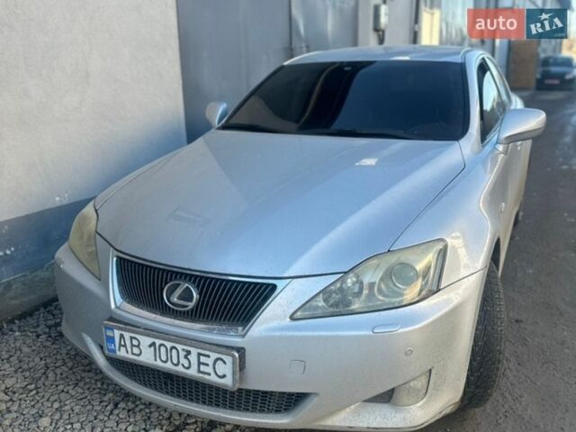 Сірий Лексус ІС, об'ємом двигуна 2.23 л та пробігом 238 тис. км за 7250 $, фото 2 на Automoto.ua