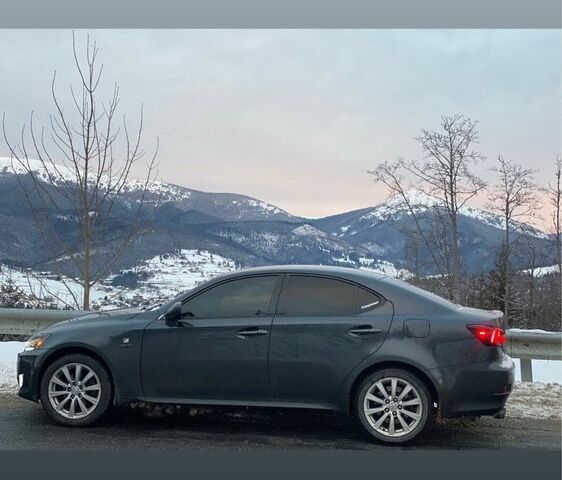 Серый Лексус ИС, объемом двигателя 2.2 л и пробегом 280 тыс. км за 8200 $, фото 4 на Automoto.ua