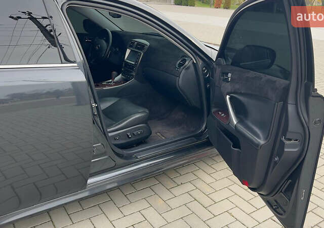 Сірий Лексус ІС, об'ємом двигуна 2.5 л та пробігом 199 тис. км за 8700 $, фото 5 на Automoto.ua