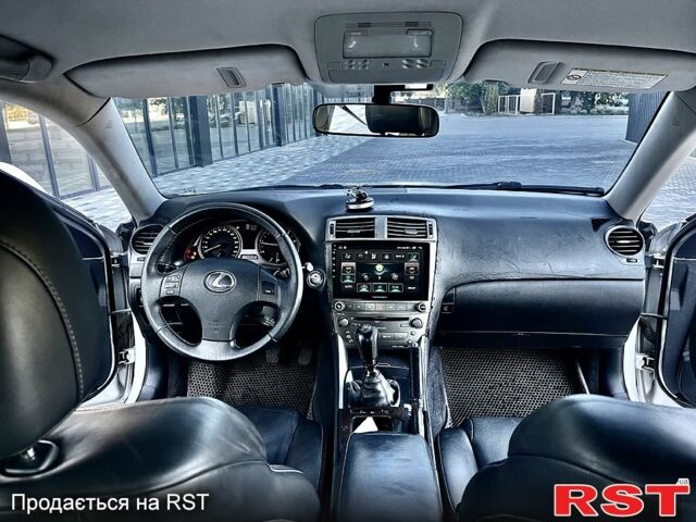 Серый Лексус ИС, объемом двигателя 2.2 л и пробегом 230 тыс. км за 7850 $, фото 8 на Automoto.ua