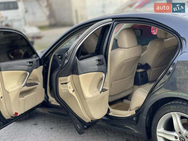 Серый Лексус ИС, объемом двигателя 2.2 л и пробегом 252 тыс. км за 6700 $, фото 39 на Automoto.ua