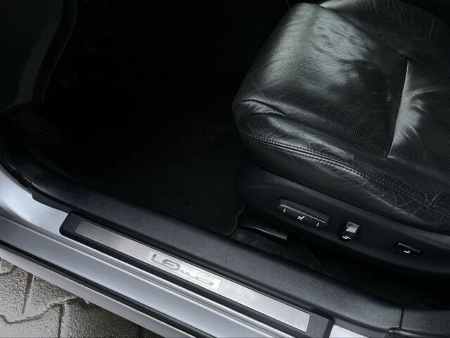 Сірий Лексус ІС, об'ємом двигуна 2.2 л та пробігом 361 тис. км за 4600 $, фото 14 на Automoto.ua