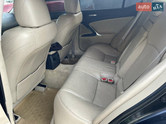 Серый Лексус ИС, объемом двигателя 2.2 л и пробегом 252 тыс. км за 6700 $, фото 44 на Automoto.ua