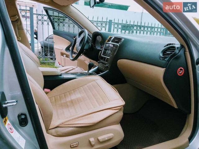 Сірий Лексус ІС, об'ємом двигуна 3 л та пробігом 234 тис. км за 8555 $, фото 24 на Automoto.ua