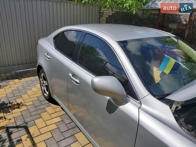Сірий Лексус ІС, об'ємом двигуна 2.23 л та пробігом 235 тис. км за 6600 $, фото 18 на Automoto.ua