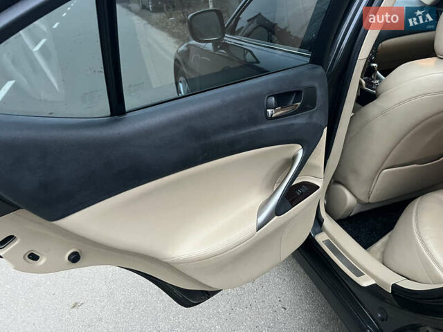 Серый Лексус ИС, объемом двигателя 2.5 л и пробегом 165 тыс. км за 9499 $, фото 17 на Automoto.ua