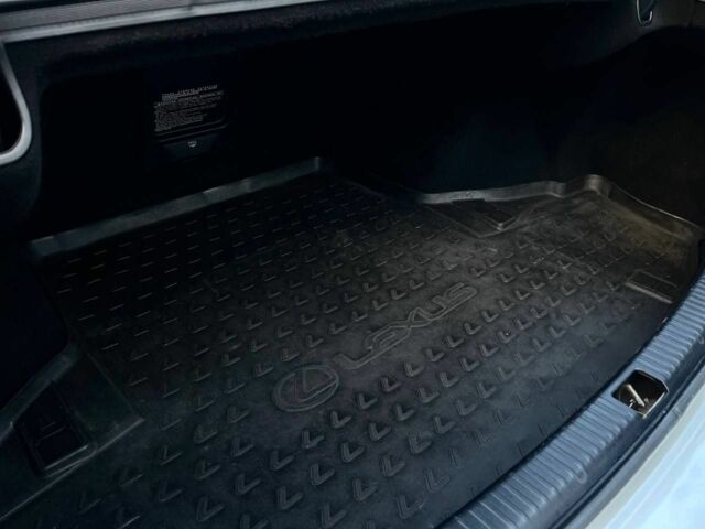 Серый Лексус ИС, объемом двигателя 2.5 л и пробегом 256 тыс. км за 7333 $, фото 13 на Automoto.ua