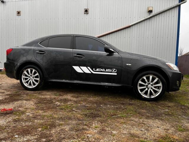 Серый Лексус ИС, объемом двигателя 2 л и пробегом 190 тыс. км за 5300 $, фото 3 на Automoto.ua