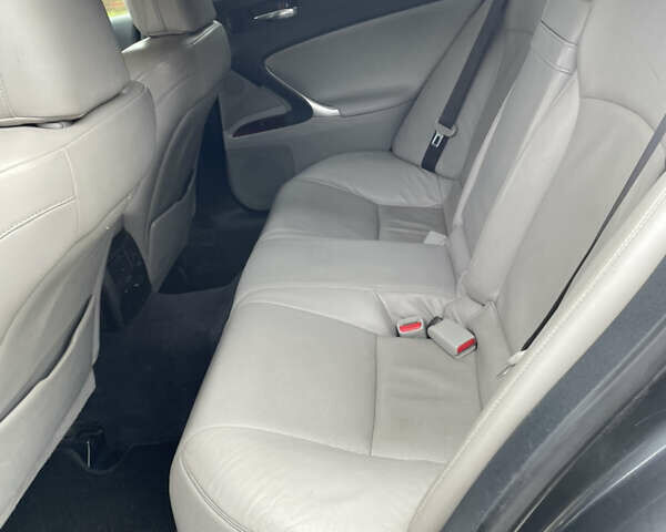 Серый Лексус ИС, объемом двигателя 2.23 л и пробегом 307 тыс. км за 7000 $, фото 51 на Automoto.ua