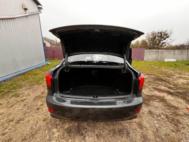 Серый Лексус ИС, объемом двигателя 2 л и пробегом 190 тыс. км за 5300 $, фото 7 на Automoto.ua