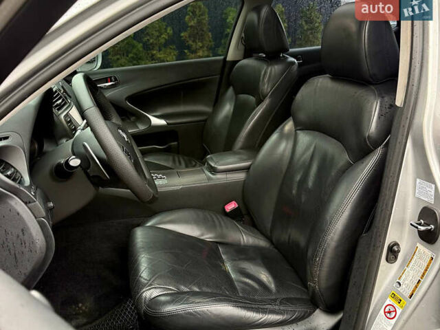 Сірий Лексус ІС, об'ємом двигуна 2.5 л та пробігом 283 тис. км за 8300 $, фото 33 на Automoto.ua