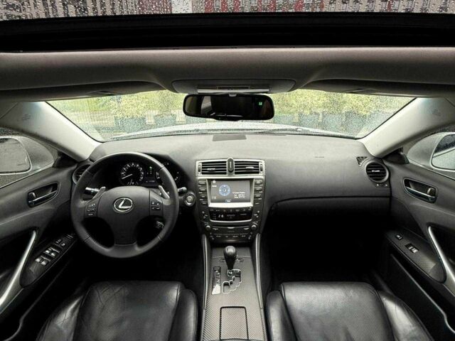 Сірий Лексус ІС, об'ємом двигуна 2.5 л та пробігом 283 тис. км за 8300 $, фото 10 на Automoto.ua