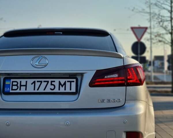 Сірий Лексус ІС, об'ємом двигуна 3 л та пробігом 230 тис. км за 14000 $, фото 13 на Automoto.ua