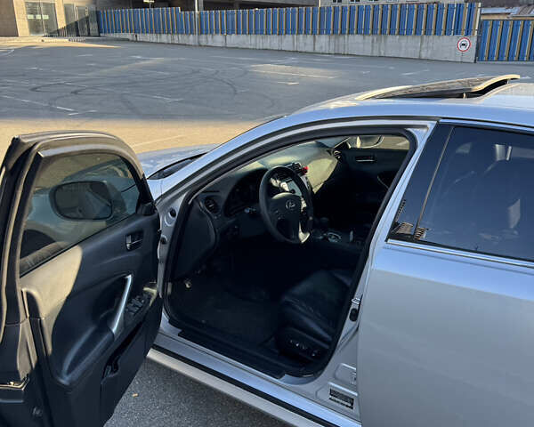 Лексус ИС 2007 в Киеве на Automoto.ua Серый Лексус ИС, объемом двигателя 2.5 л и пробегом 285 тыс. км за 9500 $, фото 16 на Automoto.ua