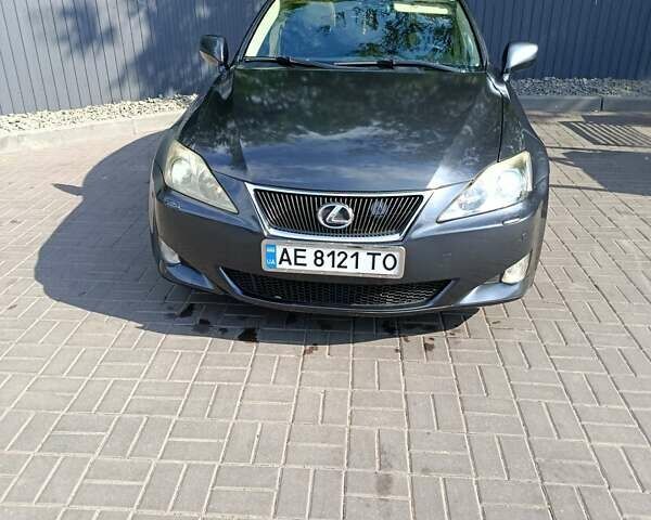 Сірий Лексус ІС, об'ємом двигуна 2.23 л та пробігом 166 тис. км за 8150 $, фото 3 на Automoto.ua