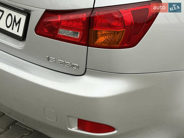 Серый Лексус ИС, объемом двигателя 2.5 л и пробегом 200 тыс. км за 8000 $, фото 13 на Automoto.ua