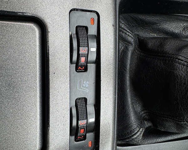 Серый Лексус ИС, объемом двигателя 2.23 л и пробегом 276 тыс. км за 7800 $, фото 20 на Automoto.ua