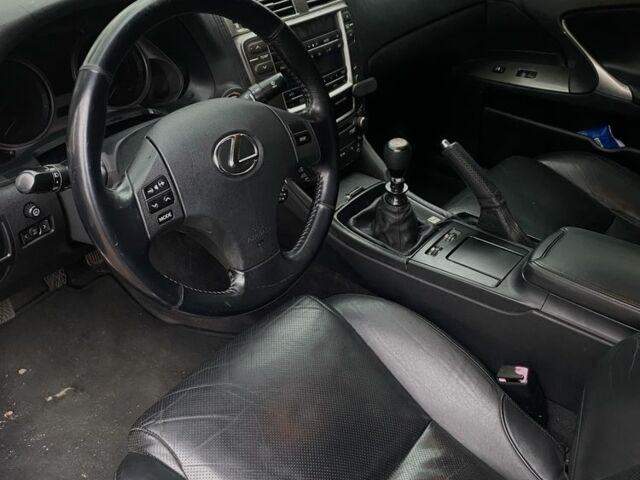 Серый Лексус ИС, объемом двигателя 2.2 л и пробегом 340 тыс. км за 4700 $, фото 4 на Automoto.ua