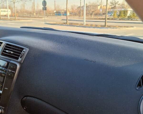 Сірий Лексус ІС, об'ємом двигуна 3 л та пробігом 230 тис. км за 14000 $, фото 25 на Automoto.ua