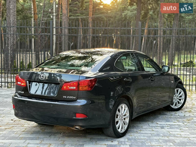 Серый Лексус ИС, объемом двигателя 2.23 л и пробегом 228 тыс. км за 8599 $, фото 9 на Automoto.ua