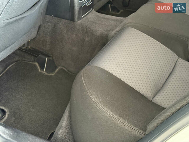 Серый Лексус ИС, объемом двигателя 2.5 л и пробегом 200 тыс. км за 8000 $, фото 31 на Automoto.ua