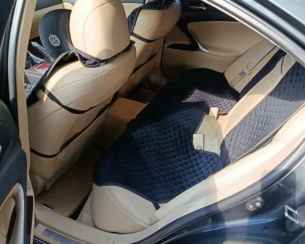 Сірий Лексус ІС, об'ємом двигуна 2.23 л та пробігом 166 тис. км за 8150 $, фото 11 на Automoto.ua