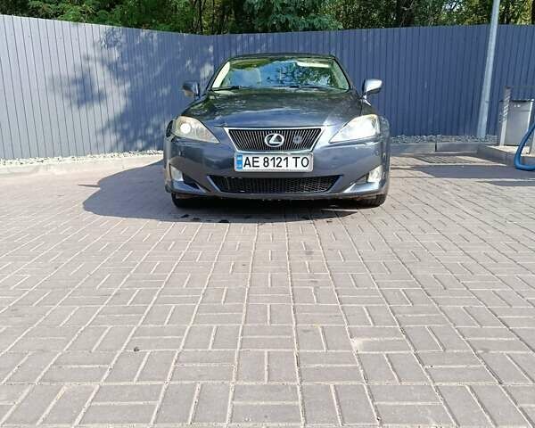 Сірий Лексус ІС, об'ємом двигуна 2.23 л та пробігом 166 тис. км за 8150 $, фото 15 на Automoto.ua