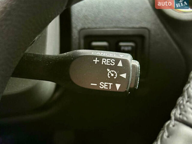 Сірий Лексус ІС, об'ємом двигуна 2.5 л та пробігом 283 тис. км за 8300 $, фото 20 на Automoto.ua