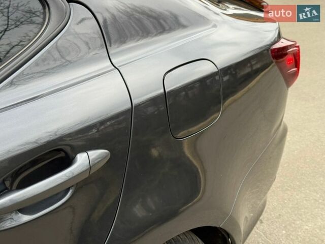 Сірий Лексус ІС, об'ємом двигуна 3 л та пробігом 259 тис. км за 8499 $, фото 22 на Automoto.ua