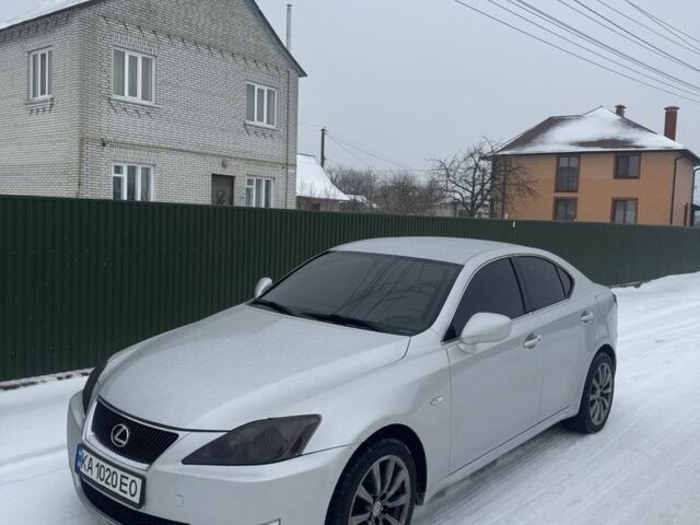 Сірий Лексус ІС, об'ємом двигуна 2.2 л та пробігом 370 тис. км за 7100 $, фото 2 на Automoto.ua