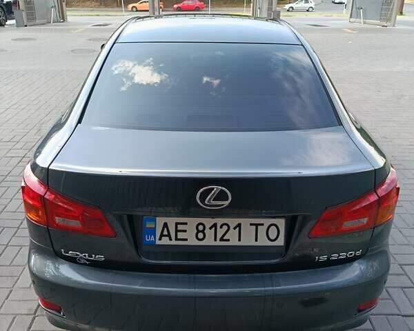 Сірий Лексус ІС, об'ємом двигуна 2.23 л та пробігом 166 тис. км за 8150 $, фото 13 на Automoto.ua