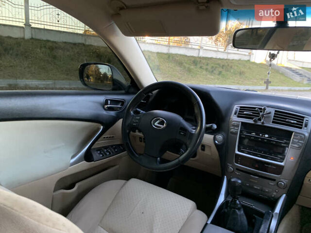 Сірий Лексус ІС, об'ємом двигуна 2.23 л та пробігом 320 тис. км за 7500 $, фото 33 на Automoto.ua