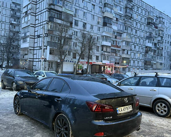 Серый Лексус ИС, объемом двигателя 3 л и пробегом 256 тыс. км за 9500 $, фото 3 на Automoto.ua