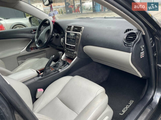 Серый Лексус ИС, объемом двигателя 2.23 л и пробегом 307 тыс. км за 7000 $, фото 48 на Automoto.ua