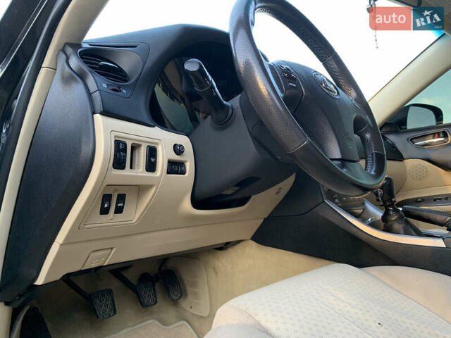 Сірий Лексус ІС, об'ємом двигуна 2.23 л та пробігом 320 тис. км за 7500 $, фото 50 на Automoto.ua