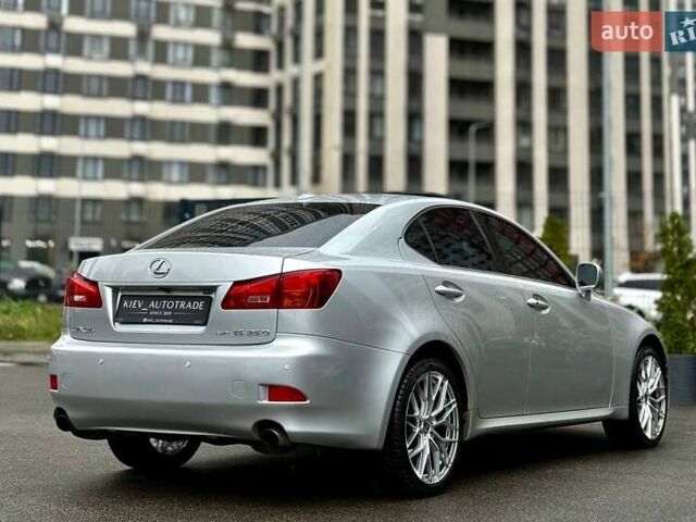 Сірий Лексус ІС, об'ємом двигуна 2.5 л та пробігом 283 тис. км за 8300 $, фото 12 на Automoto.ua