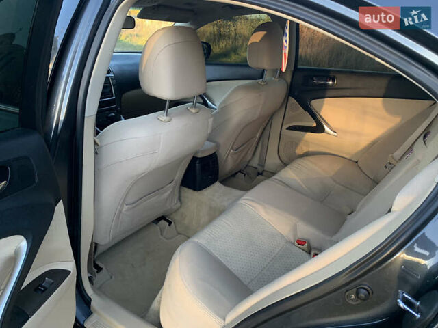 Сірий Лексус ІС, об'ємом двигуна 2.23 л та пробігом 320 тис. км за 7500 $, фото 19 на Automoto.ua