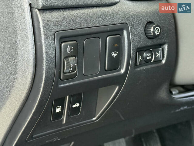 Серый Лексус ИС, объемом двигателя 2.5 л и пробегом 200 тыс. км за 8000 $, фото 27 на Automoto.ua