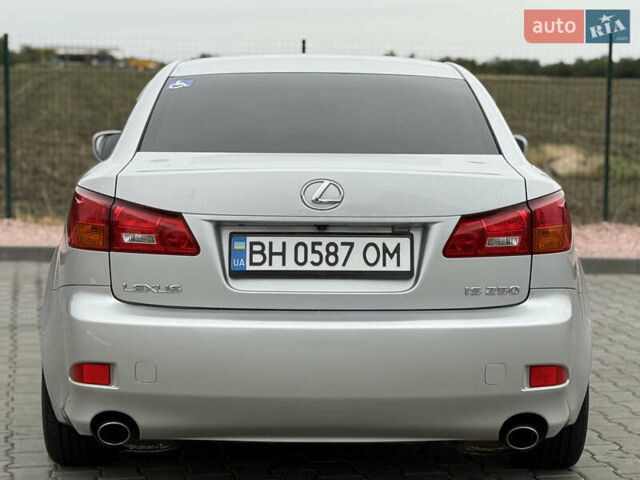 Серый Лексус ИС, объемом двигателя 2.5 л и пробегом 200 тыс. км за 8000 $, фото 7 на Automoto.ua