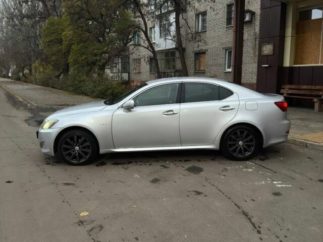 Серый Лексус ИС, объемом двигателя 2.2 л и пробегом 350 тыс. км за 4900 $, фото 3 на Automoto.ua