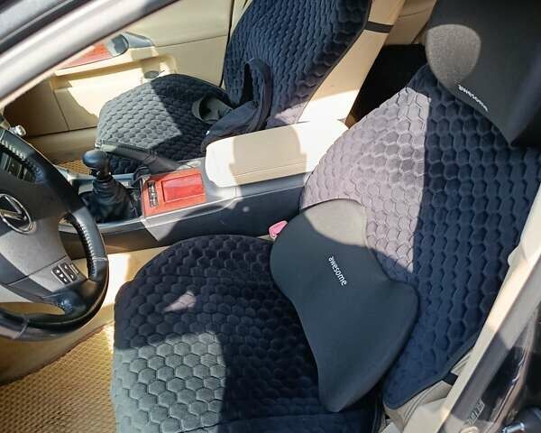 Сірий Лексус ІС, об'ємом двигуна 2.23 л та пробігом 166 тис. км за 8150 $, фото 12 на Automoto.ua