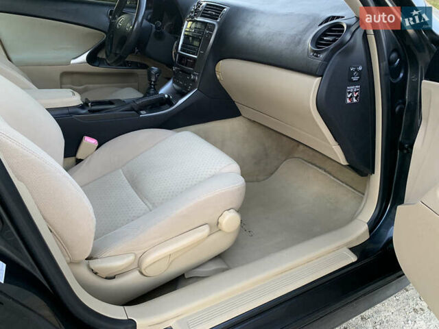 Сірий Лексус ІС, об'ємом двигуна 2.23 л та пробігом 320 тис. км за 7500 $, фото 36 на Automoto.ua