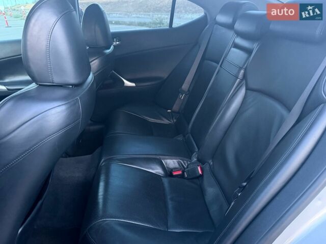 Серый Лексус ИС, объемом двигателя 3 л и пробегом 260 тыс. км за 7750 $, фото 18 на Automoto.ua