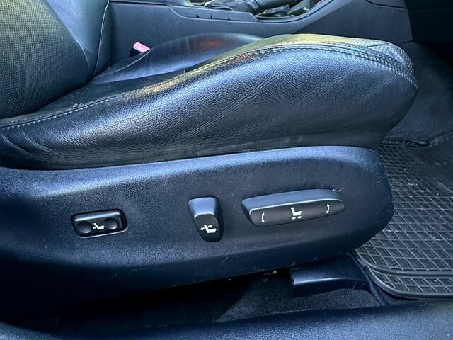 Серый Лексус ИС, объемом двигателя 2.2 л и пробегом 300 тыс. км за 3850 $, фото 9 на Automoto.ua