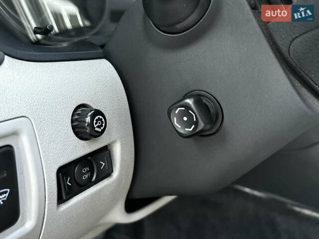 Серый Лексус ИС, объемом двигателя 2.23 л и пробегом 228 тыс. км за 8599 $, фото 18 на Automoto.ua