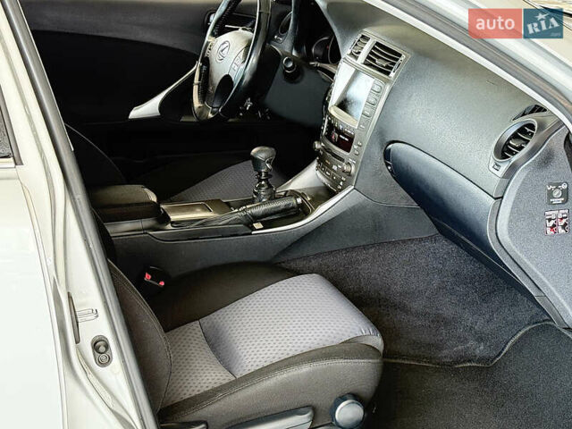 Серый Лексус ИС, объемом двигателя 2.5 л и пробегом 200 тыс. км за 8000 $, фото 37 на Automoto.ua