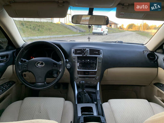 Сірий Лексус ІС, об'ємом двигуна 2.23 л та пробігом 320 тис. км за 7500 $, фото 58 на Automoto.ua