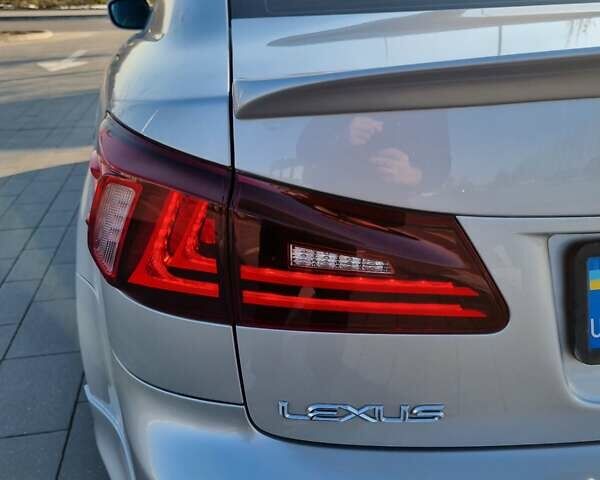 Сірий Лексус ІС, об'ємом двигуна 3 л та пробігом 230 тис. км за 14000 $, фото 7 на Automoto.ua